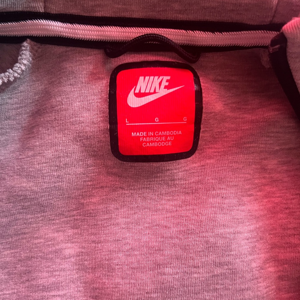 Nike Heather Gray Sweatshirt